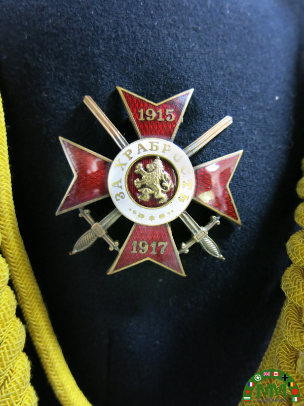 Пълна униформа général български