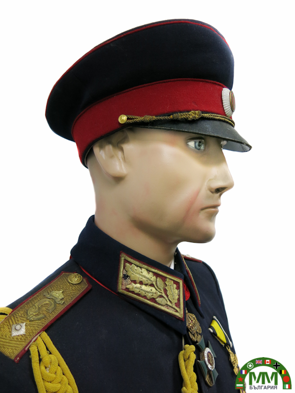 Пълна униформа général български