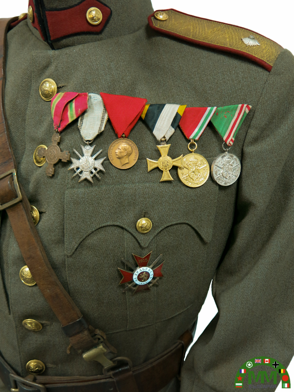 Пълна униформа général български
