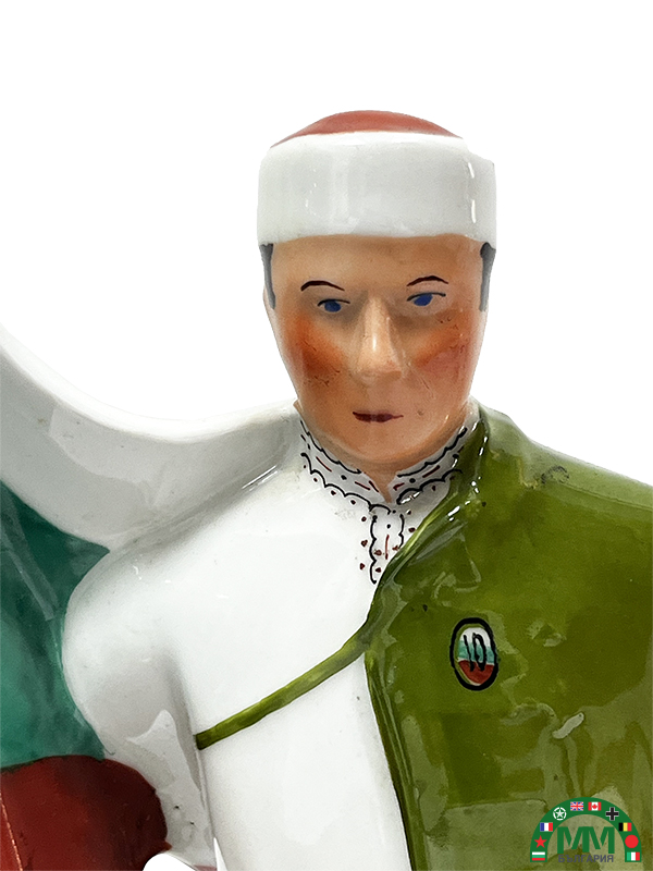 Statuette български Younak