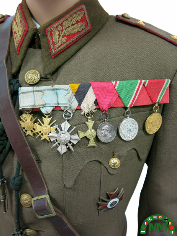 Пълна униформа général български