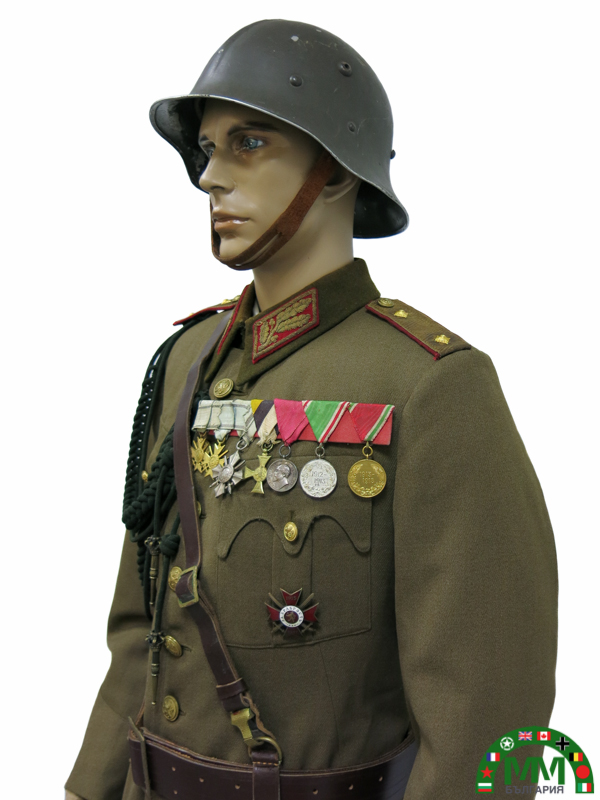 Пълна униформа général български